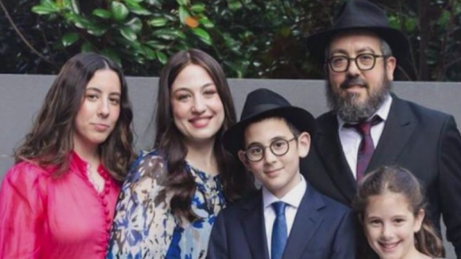 Vigil held for rabbi killed in Australia shooting – PIX11