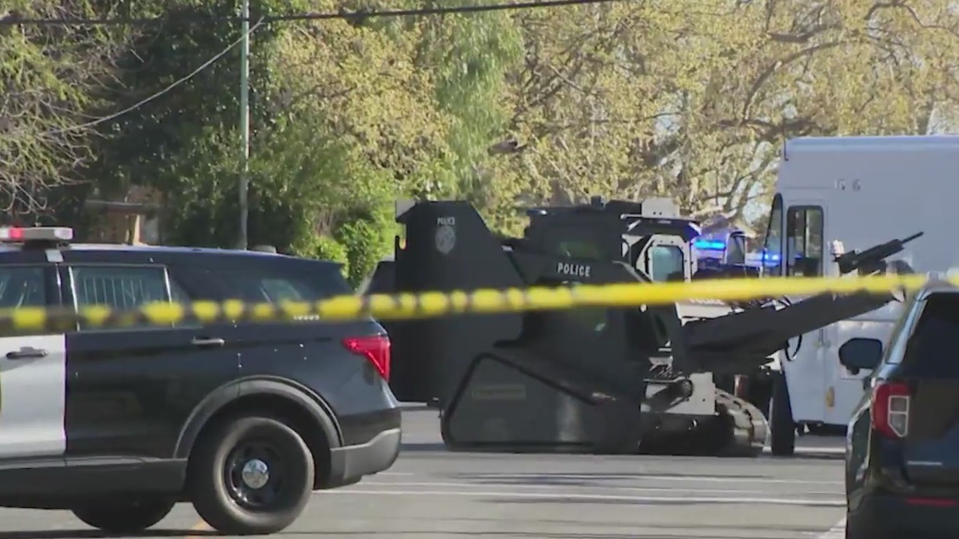 Suspect detained in deadly shooting Oak Park – FOX40 News