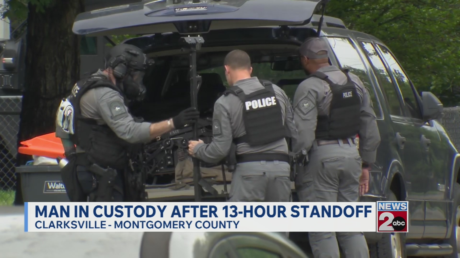Man in custody after 13-hour standoff in Clarksville – WKRN News 2