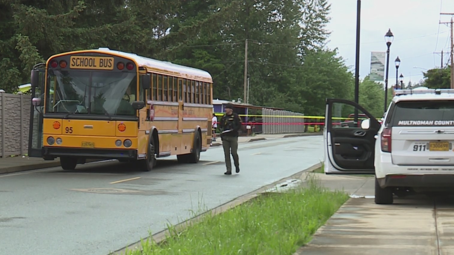 Girl injured in Wood Village shooting, suspect still at large – KOIN.com