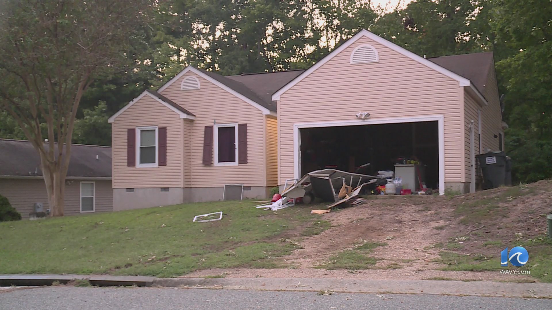 JCCPD: Man found dead after barricading himself – WAVY.com