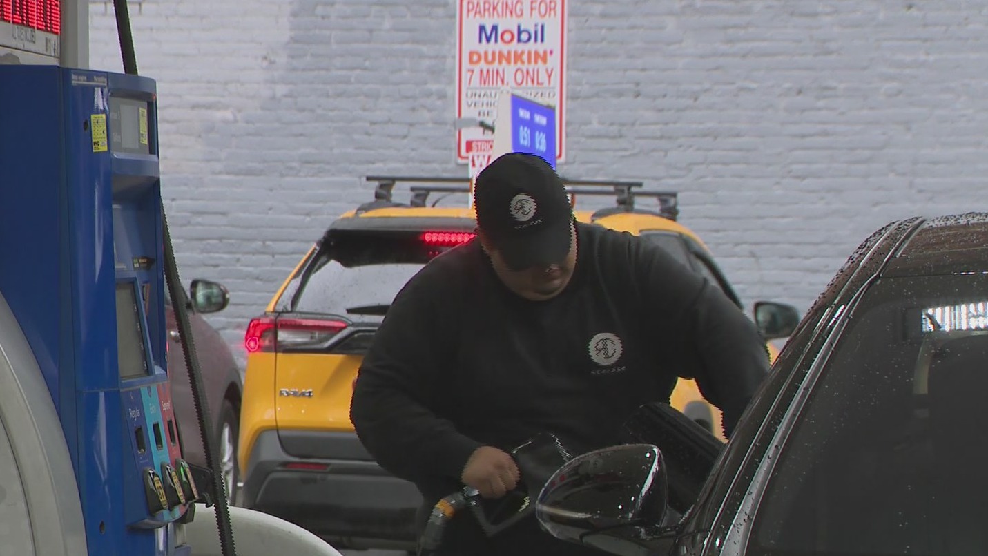 Gas prices keep climbing as war in Iran persists – PIX11