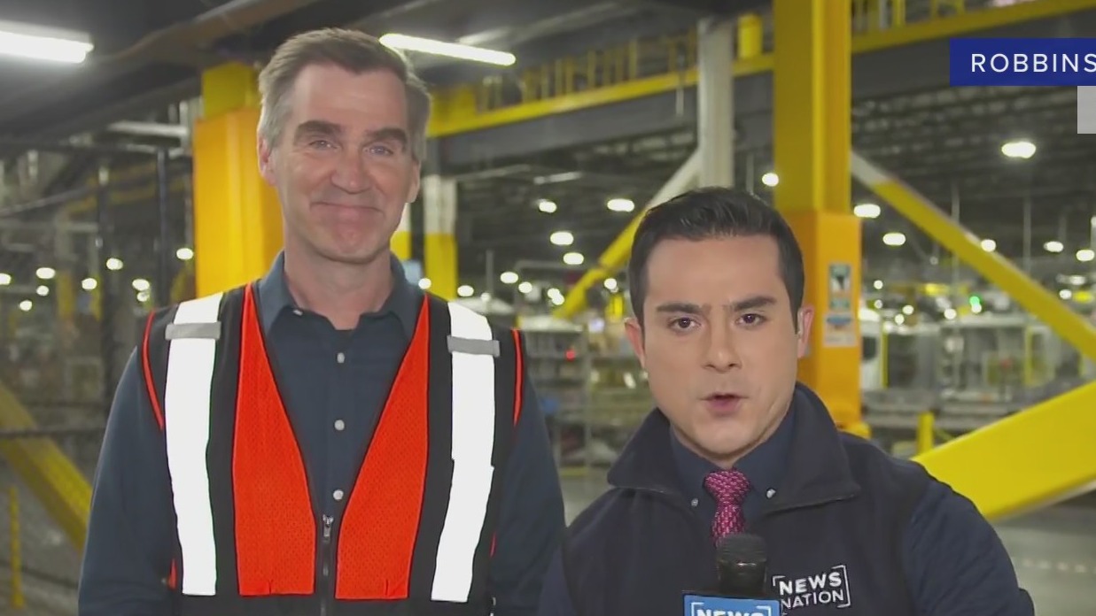 Cyber Monday: Inside look at Amazon fulfillment center | Morning in ...