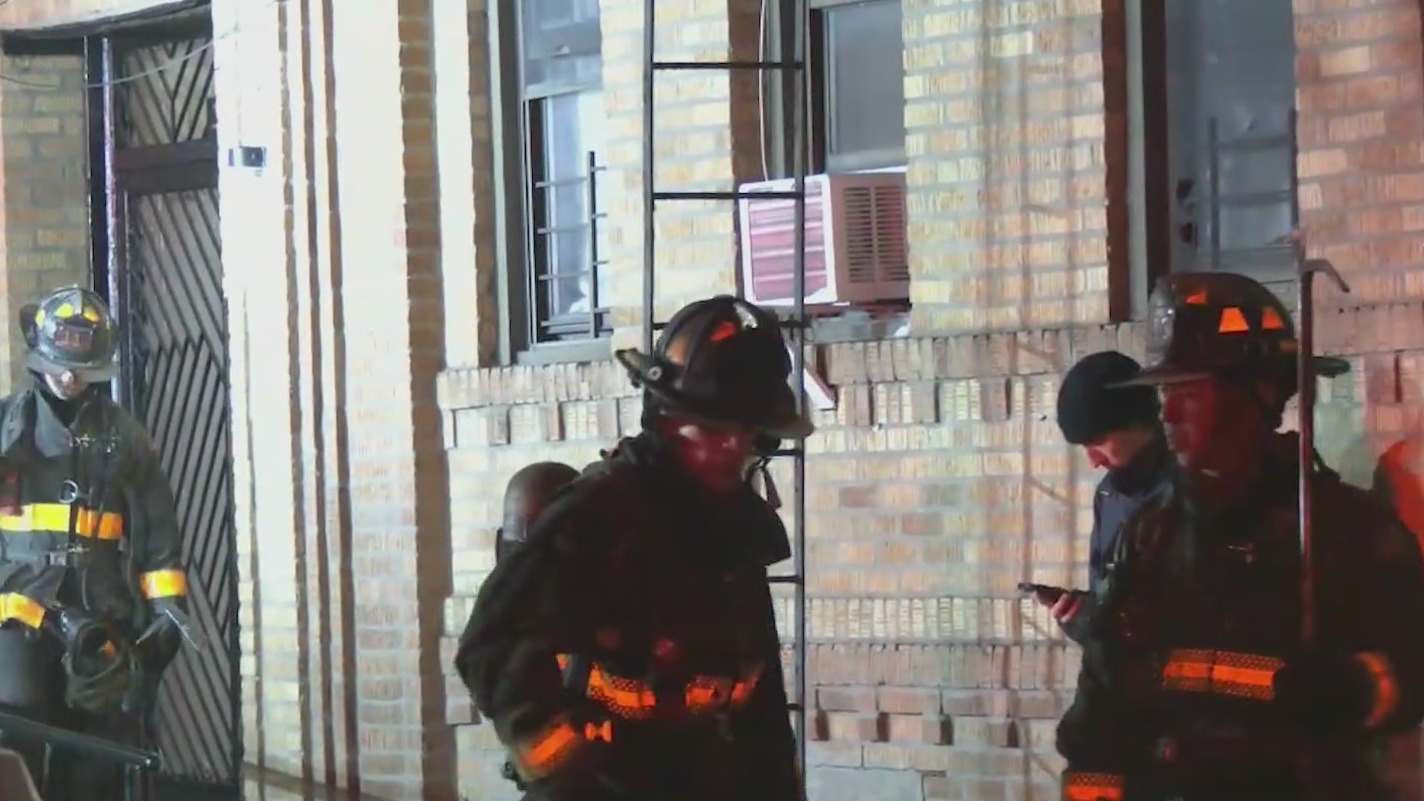 Woman killed, 5 others hurt in Brooklyn apartment fire: FDNY – PIX11