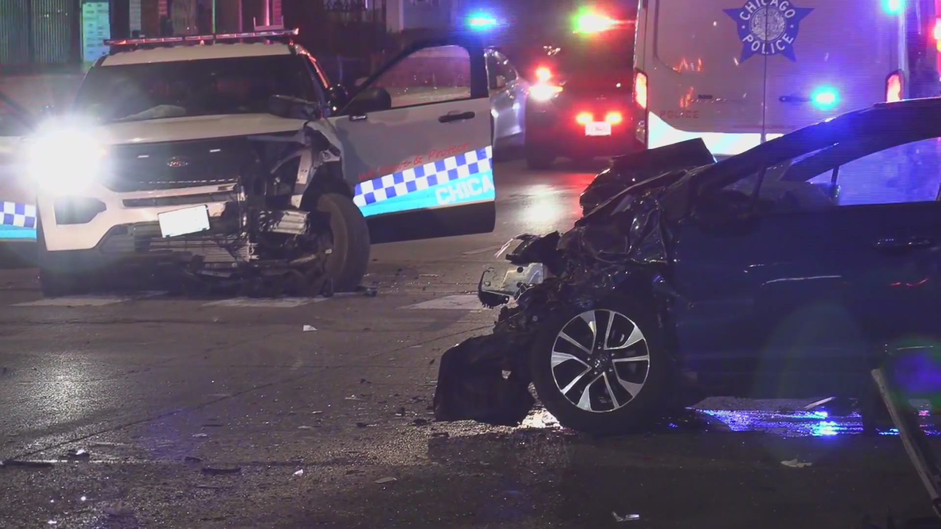 2 CPD officers among 4 injured in overnight crash in Gage Park – WGN-TV