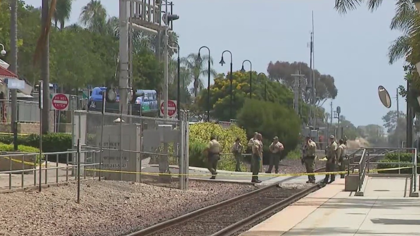 Pedestrian hit and killed by train in Encinitas – FOX 5 San Diego ...