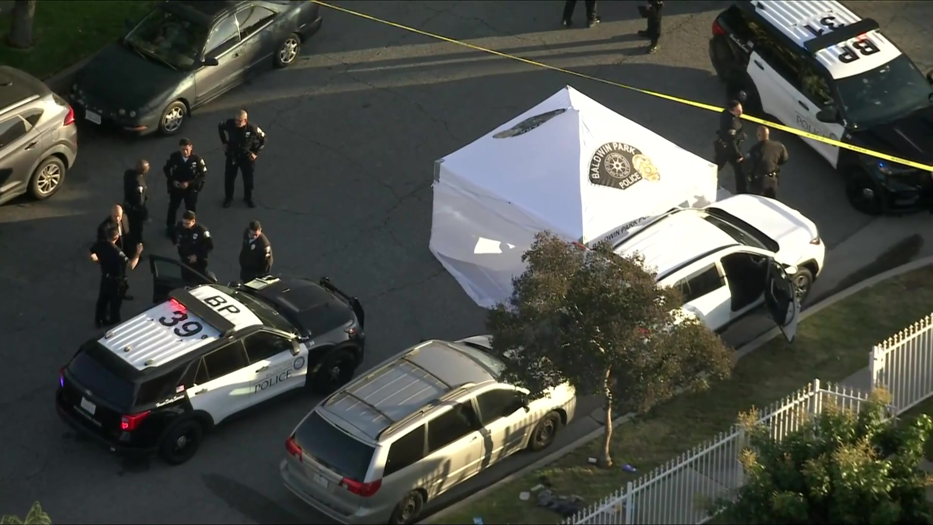 2 dead, 1 critical in Baldwin Park triple shooting – KTLA