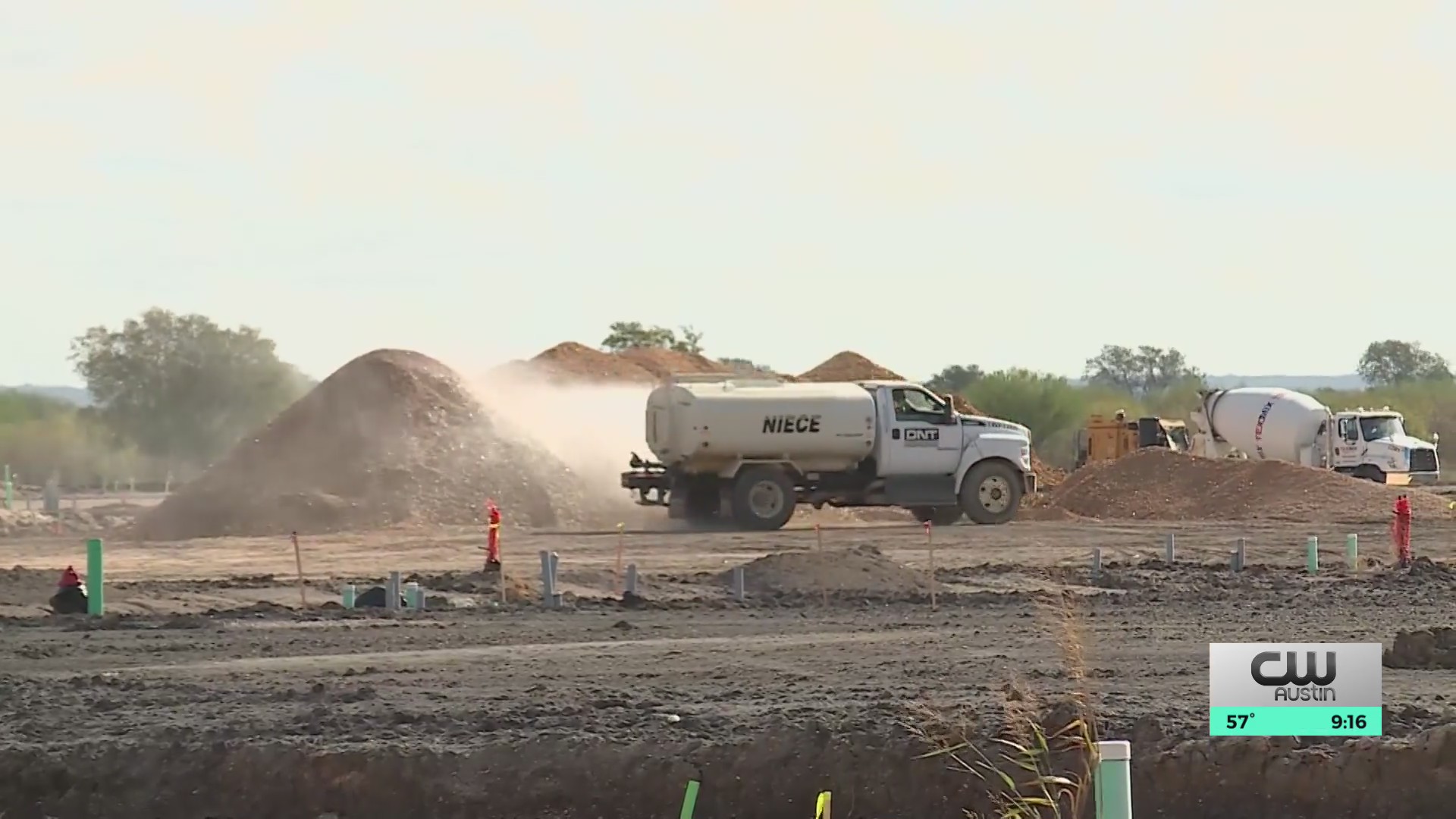 Lockhart ISD partners with developer on teacher housing – KXAN Austin