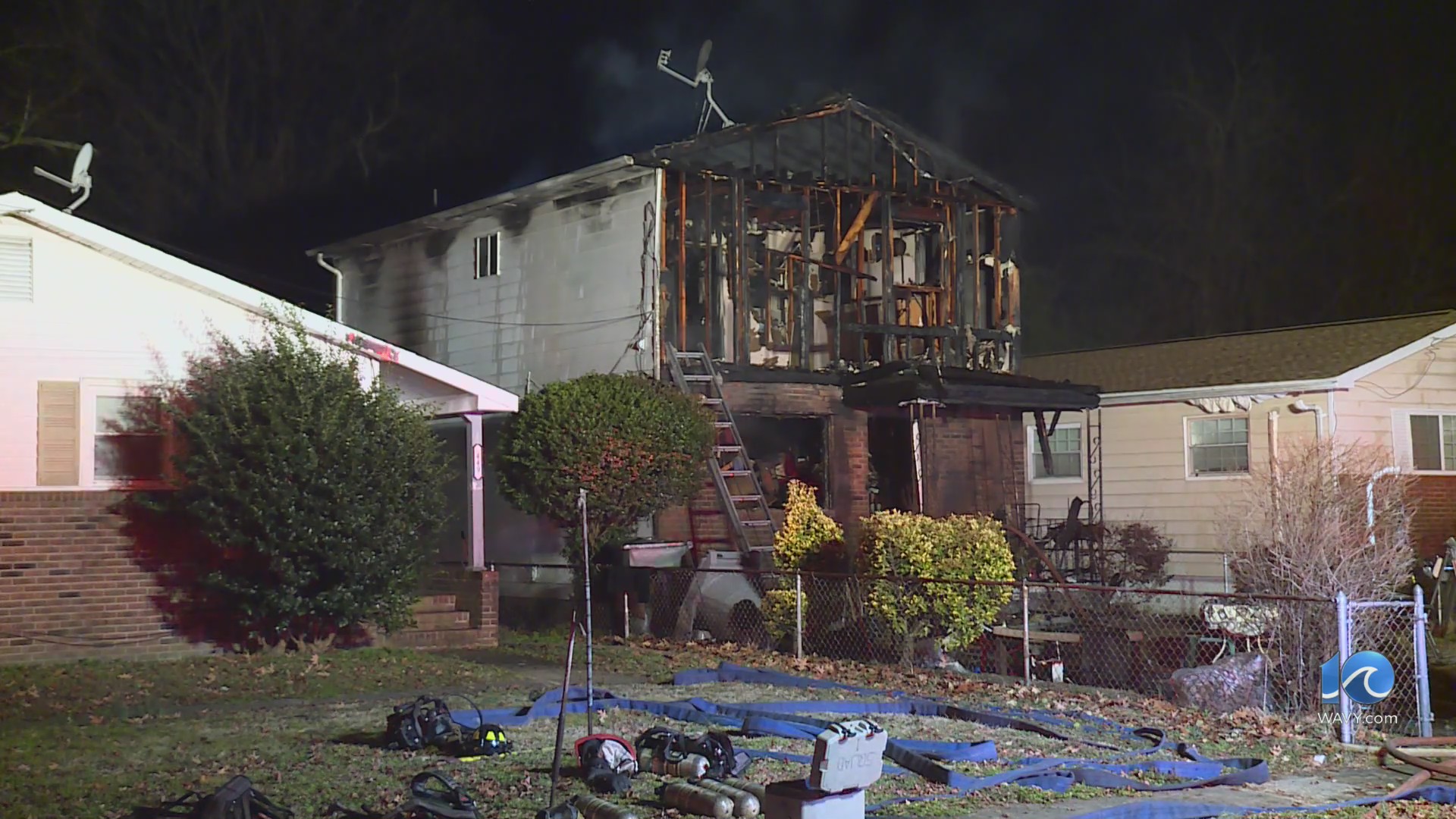 Woman seriously hurt, 2 dogs dead following overnight fire on Dare Ave ...