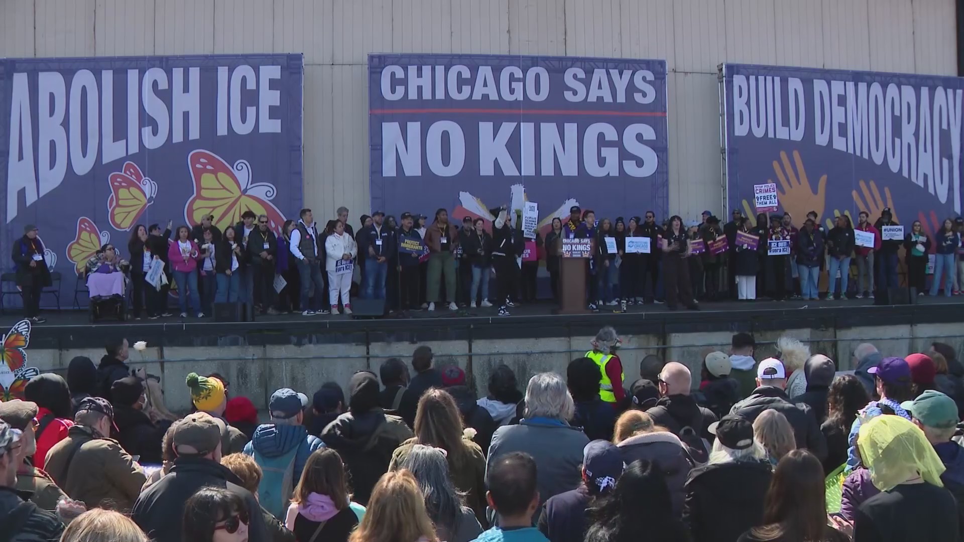 Large crowds gather in downtown Chicago for ‘No Kings’ protest – WGN-TV