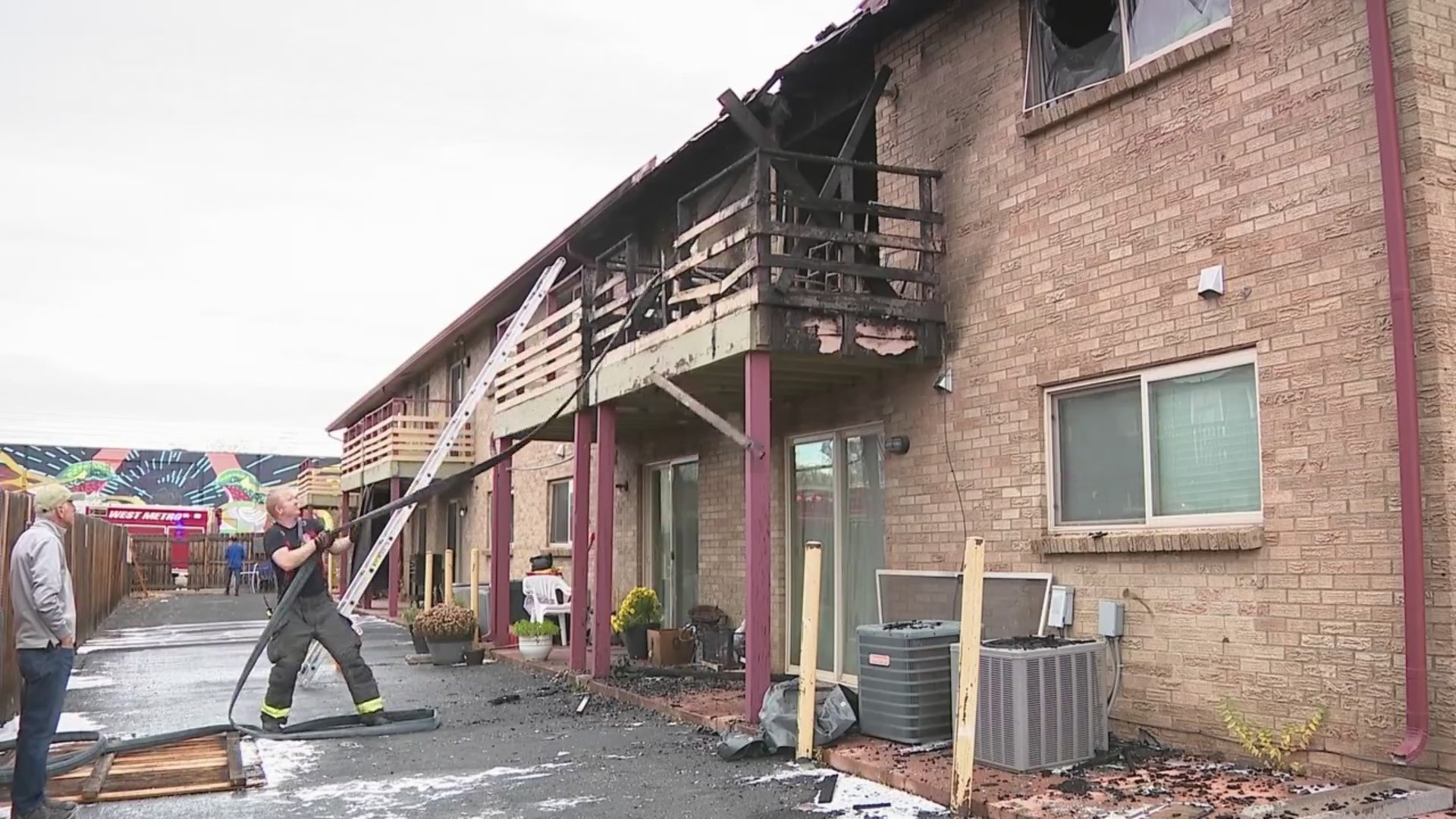 Lakewood apartment fire leaves 30 people displaced – FOX31 Denver