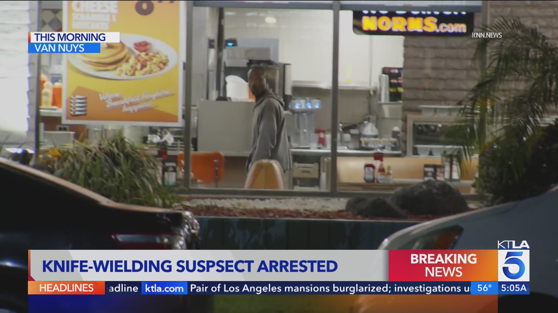 Knife-wielding man arrested after threatening diners in Van Nuys – KTLA
