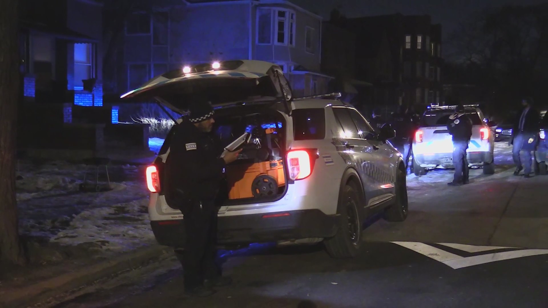 Child found safe after thieves steal car with 10-year-old inside on ...