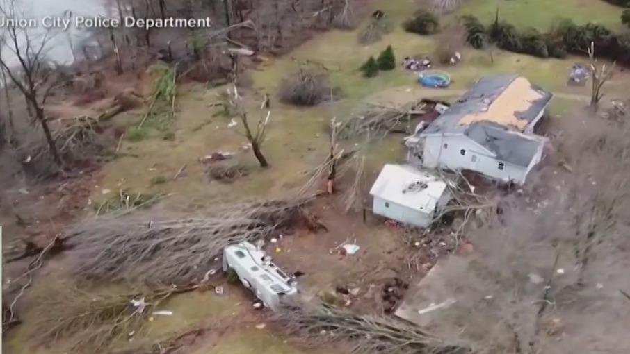 Michigan community races to clean up tornado damage before more storms ...
