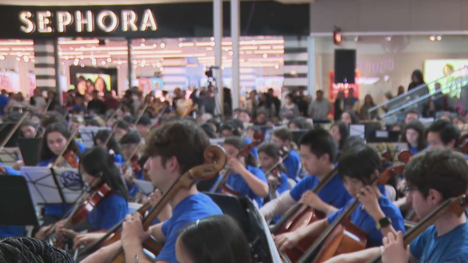 Hundreds of music students perform at NJ mall for Wharton Arts Day – PIX11