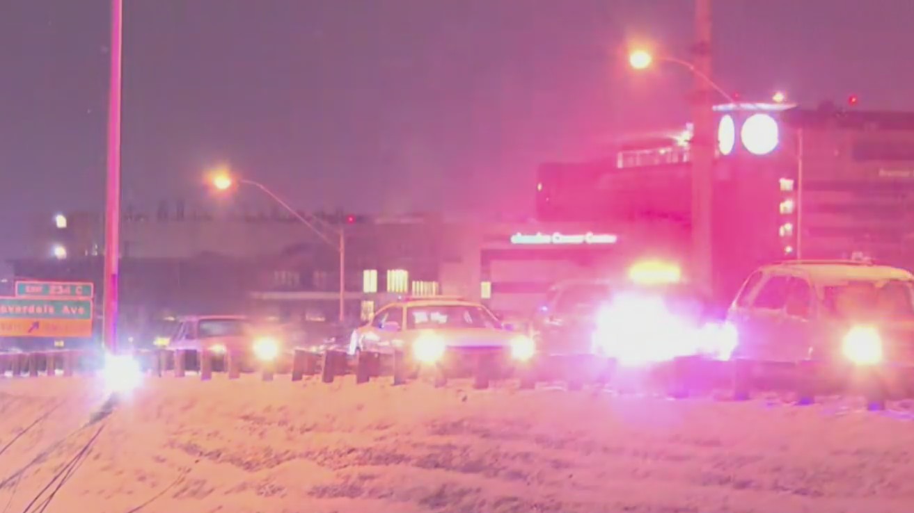 Crashes seen across Triad after overnight snow – FOX8 WGHP