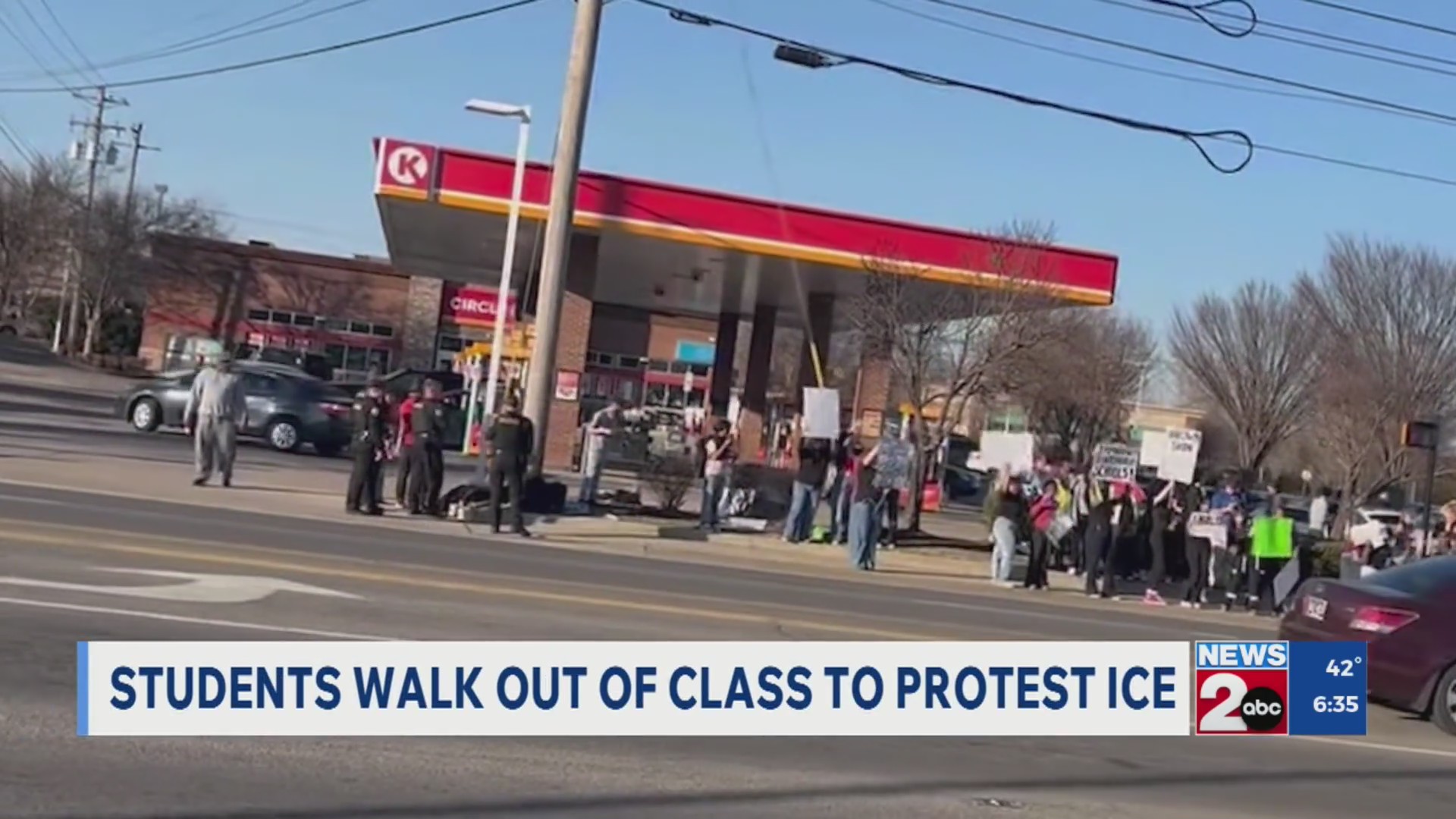 TN students walk out of class to protest ICE – WKRN News 2