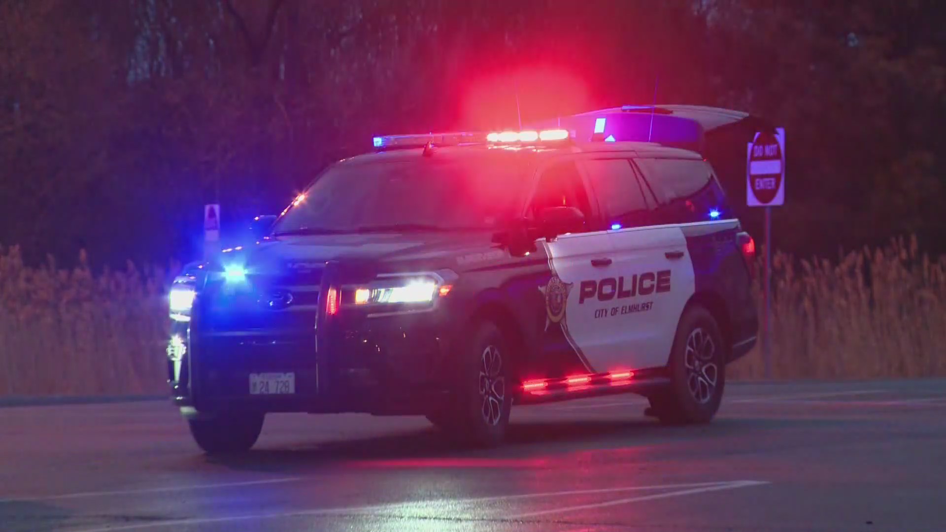 2 in custody after chase ends in crash in Elmhurst – WGN-TV