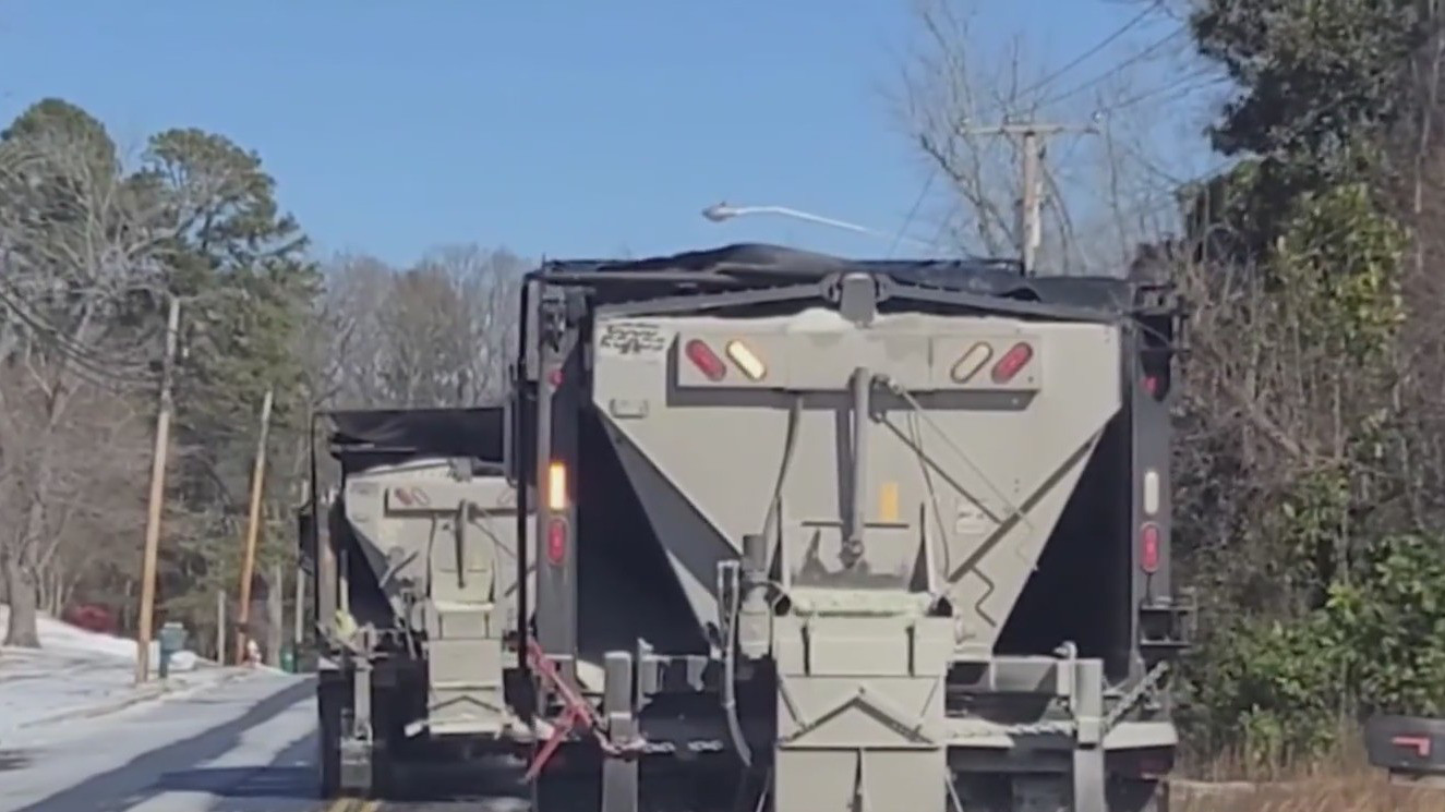 High Point crews work to clear roads of ice – FOX8 WGHP