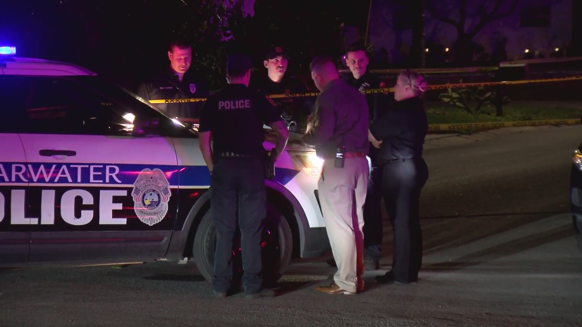 Police investigate after officer, woman stabbed at Clearwater home – WFLA