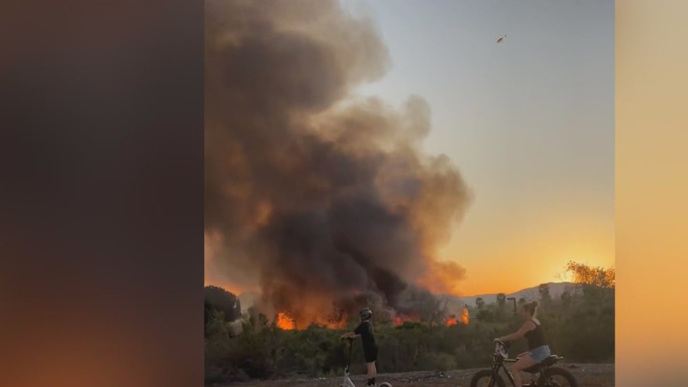 Fire sparks near businesses in Santee – FOX 5 San Diego & KUSI News