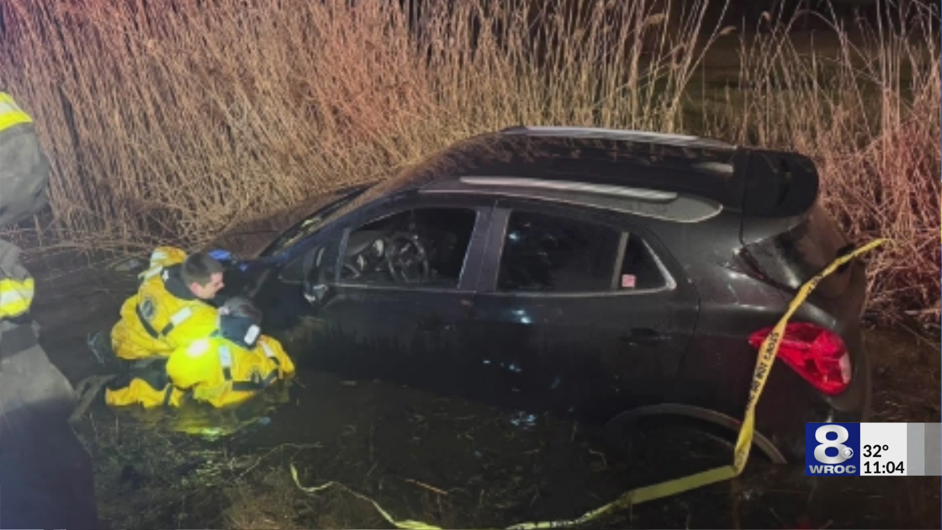 Driver rescued after car sinks in water in Chili – RochesterFirst