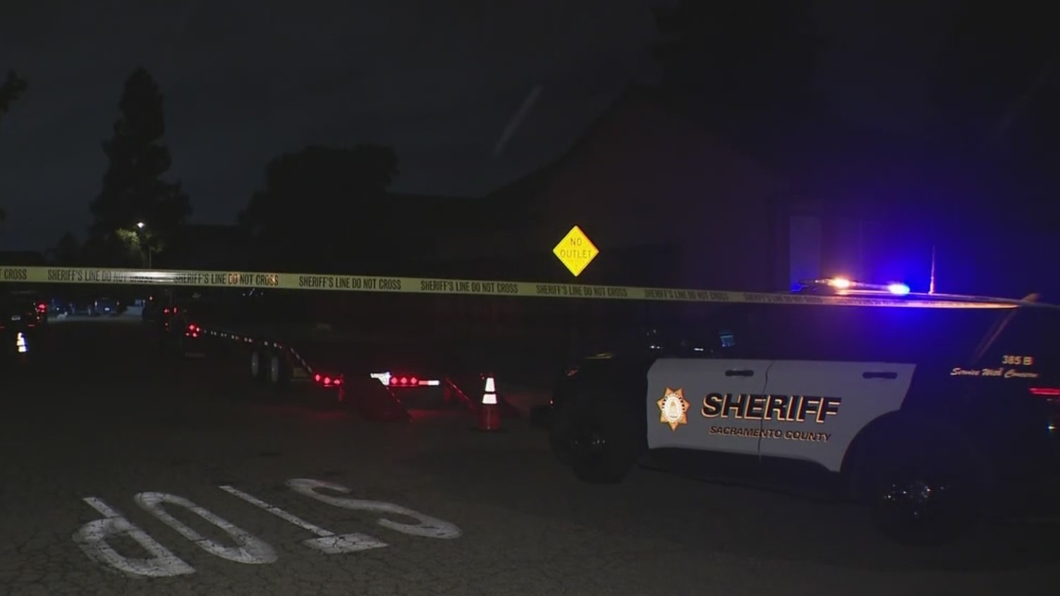 Man in custody after barricading himself in South Sacramento home ...
