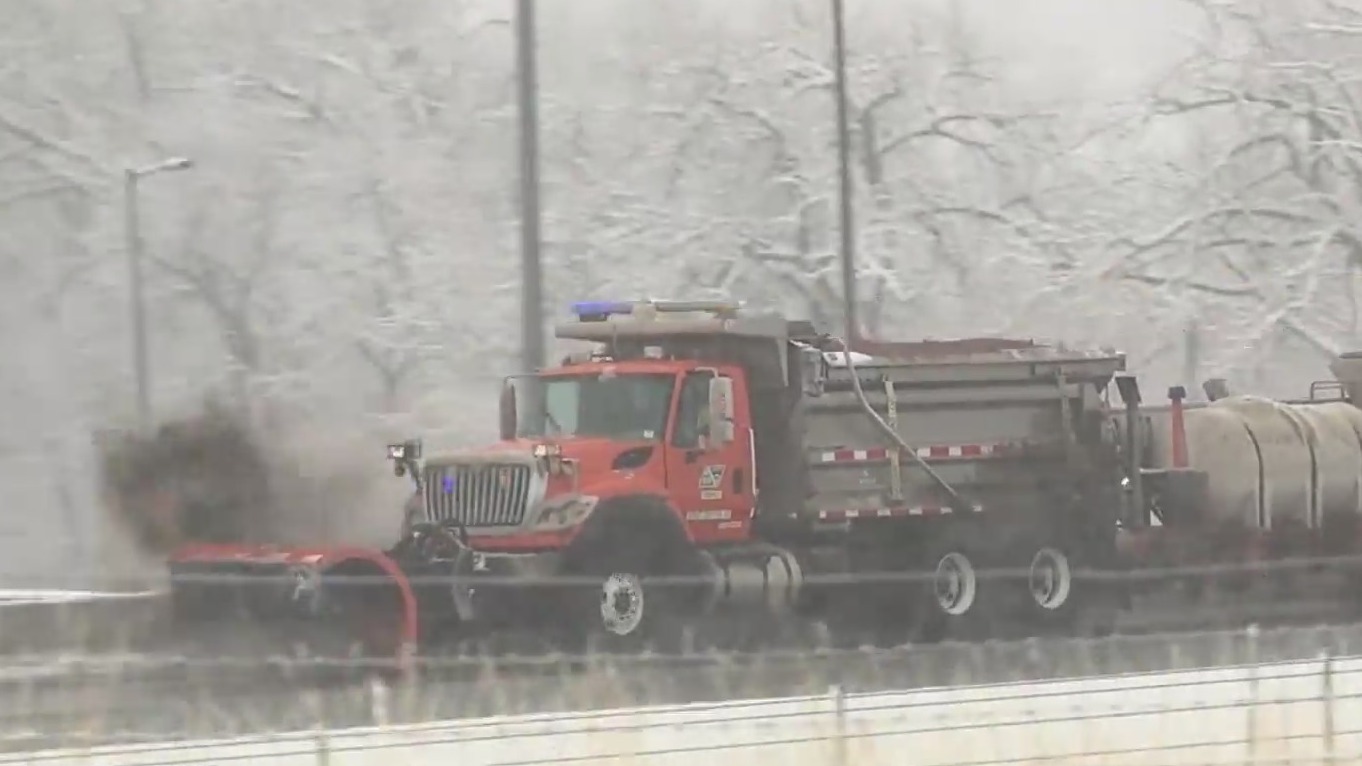 Roadways remain slick in areas as snow tapers off – FOX31 Denver