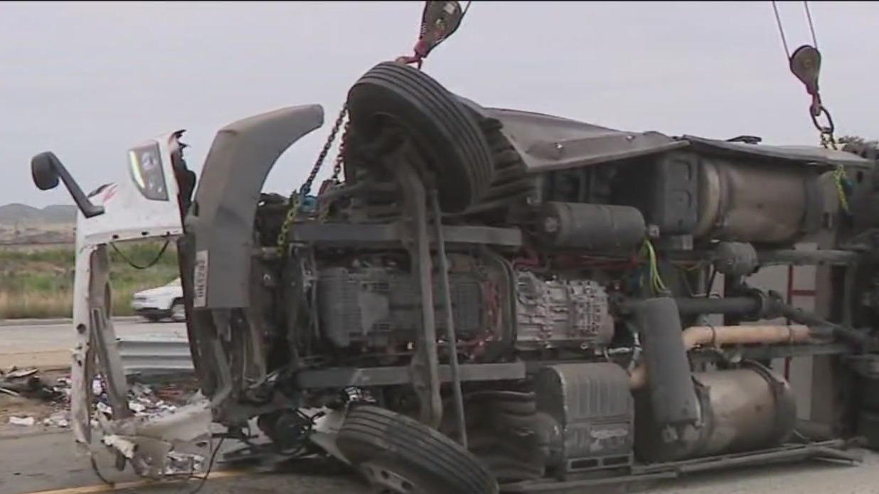 Big rig crash blocks traffic on I-5 near Camp Pendleton – FOX 5 San ...