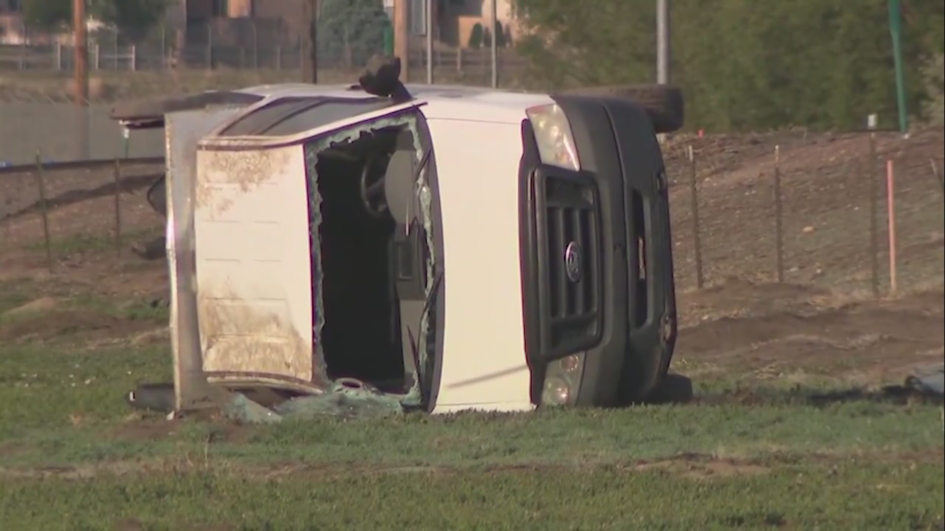 1 killed, multiple injured in 5-car crash in Commerce City – FOX31 Denver
