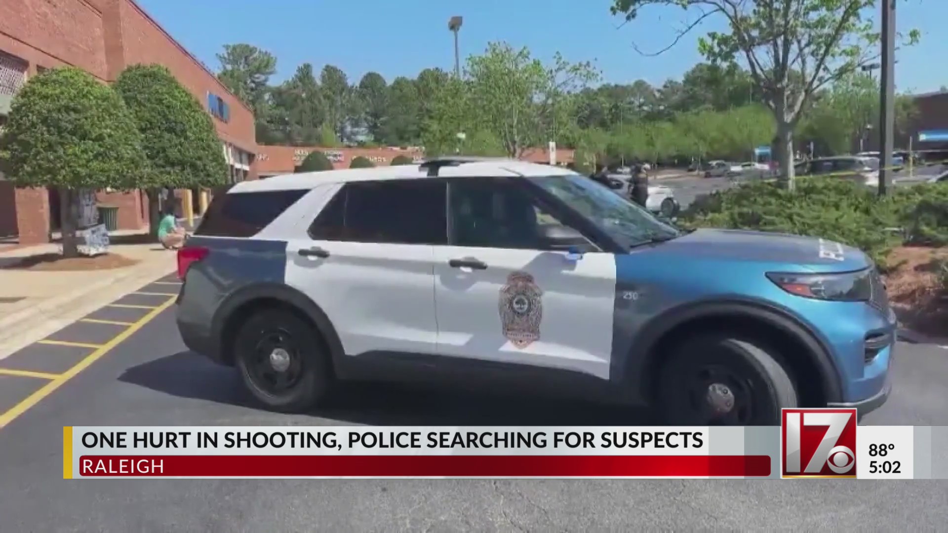 1 hurt in shooting in Food Lion parking lot in Raleigh – CBS17.com