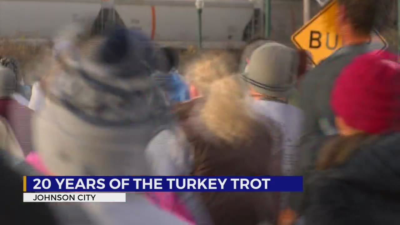 Over 5,000 runners take to the streets for 20th annual Turkey Trot ...