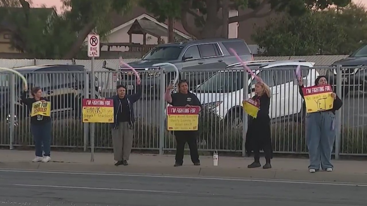 South Bay teachers rally for new contracts – FOX 5 San Diego & KUSI News