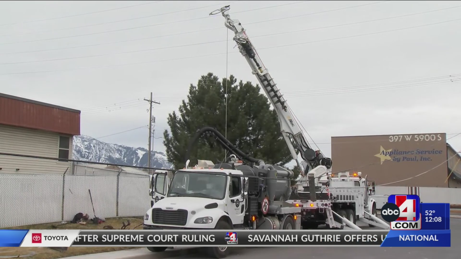 Power outage in Murray after car crashes into pole – ABC4 Utah