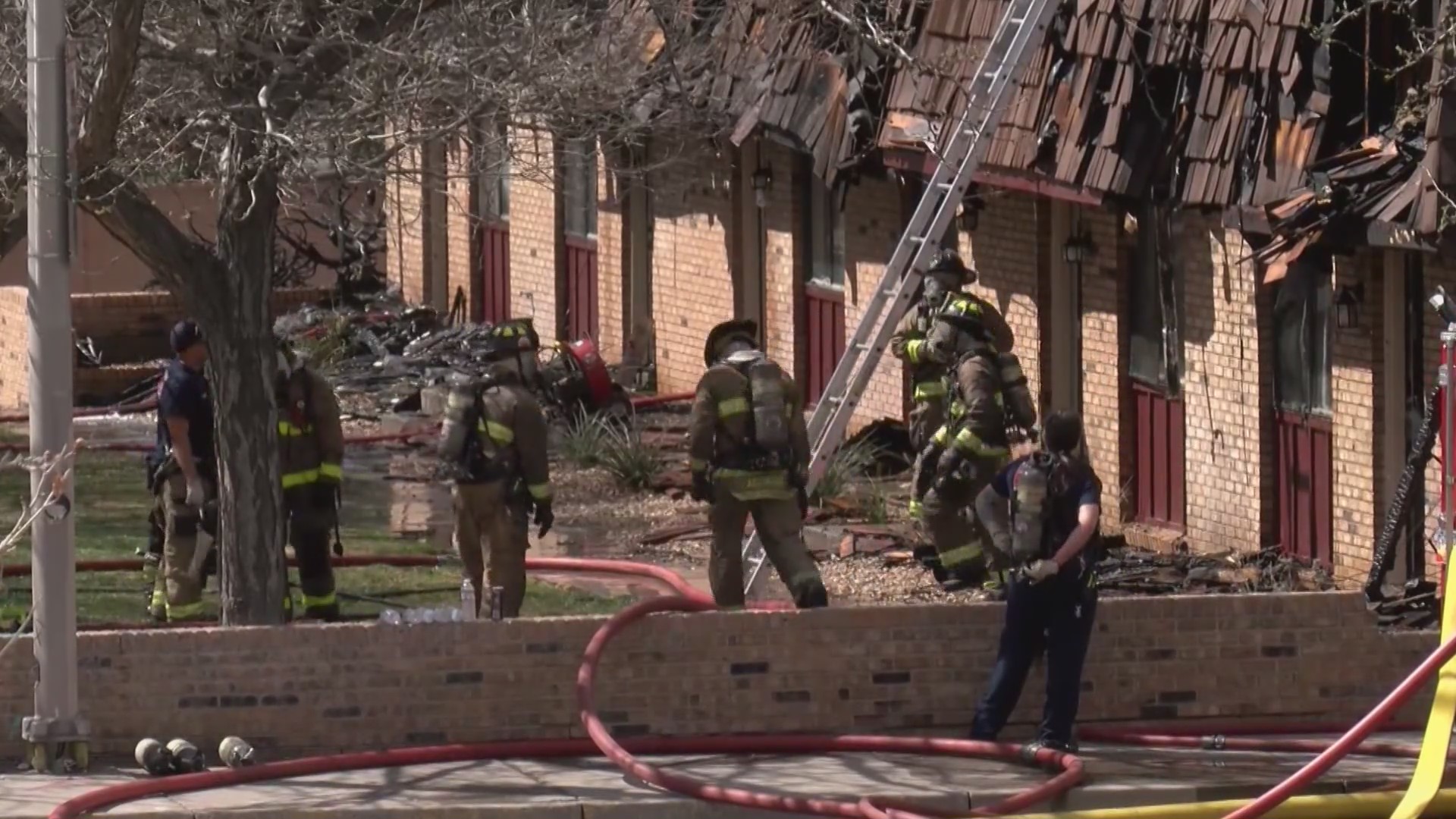Families displaced by Albuquerque apartment fire still unable to ...