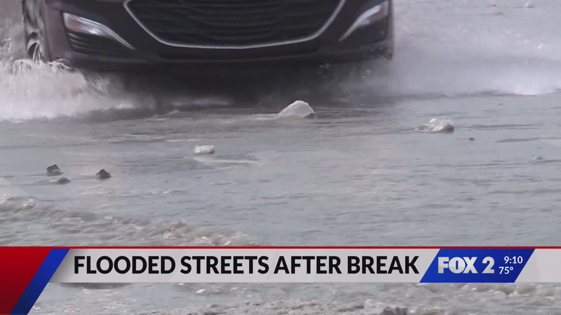 Water main break causes traffic chaos and crash in St. Louis – FOX 2