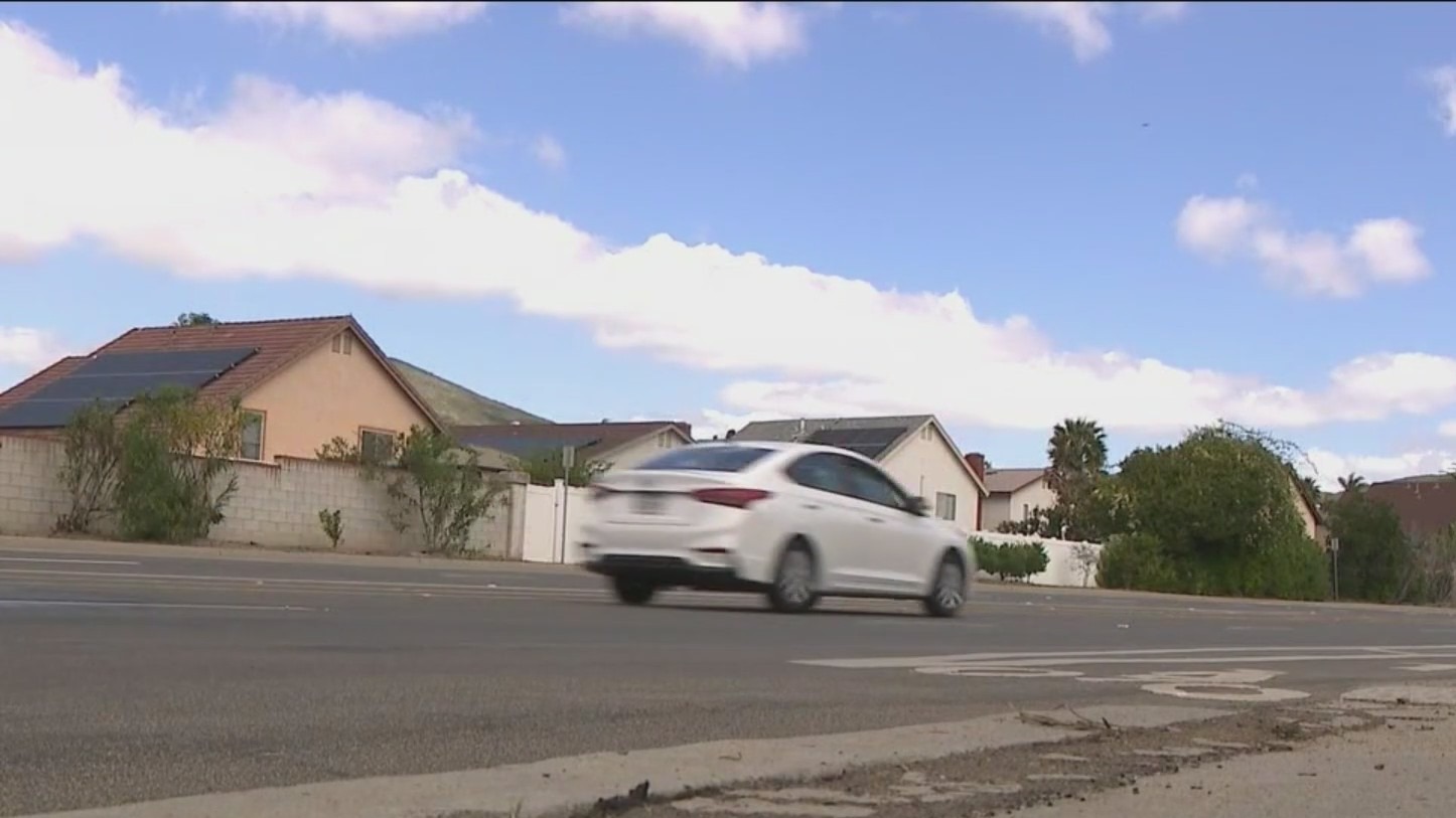 Pedestrian hit by school bus – FOX 5 San Diego & KUSI News