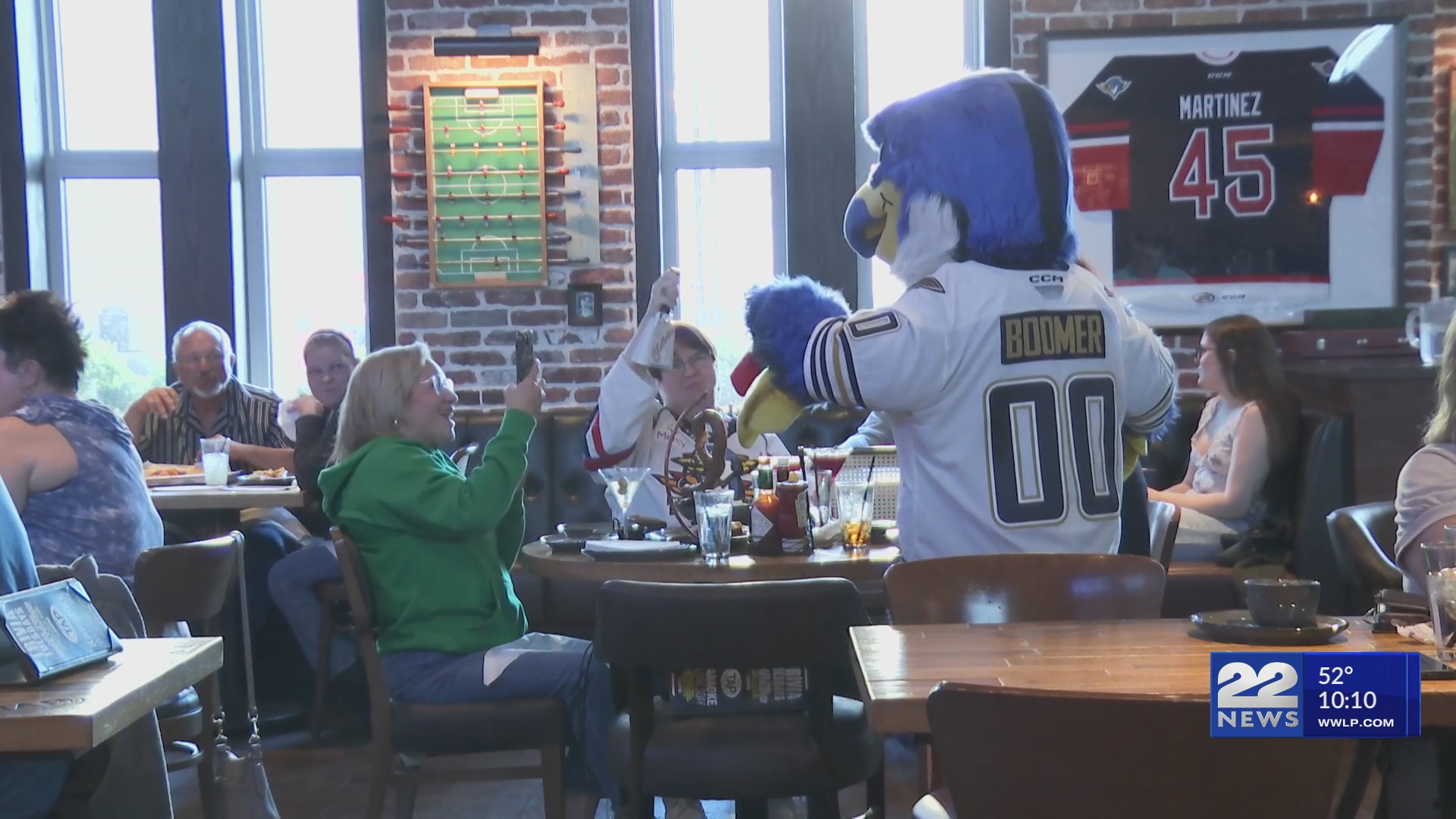 Springfield Park Fans Springfield fans rally to celebrate Thunderbirds’ playoff win – WWLP