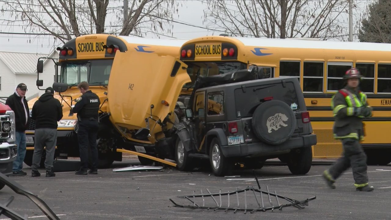 Jeep hits school bus in Rock Island – WHBF – OurQuadCities.com
