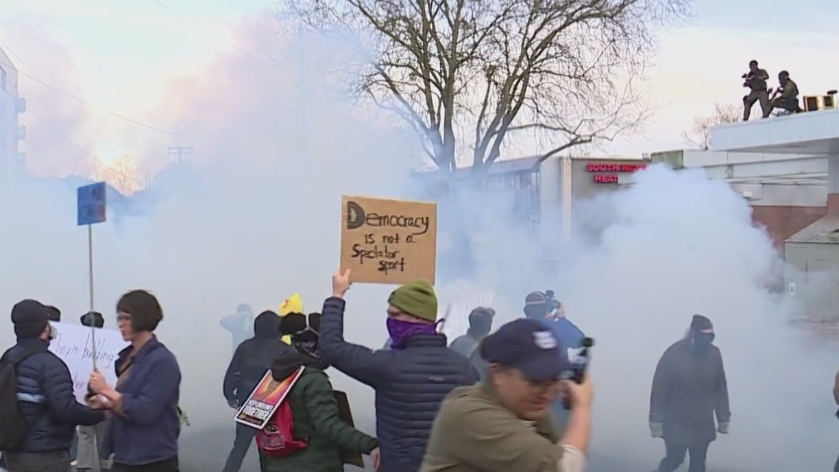 Appeals court hears arguments on tear gas near Portland ICE facility ...